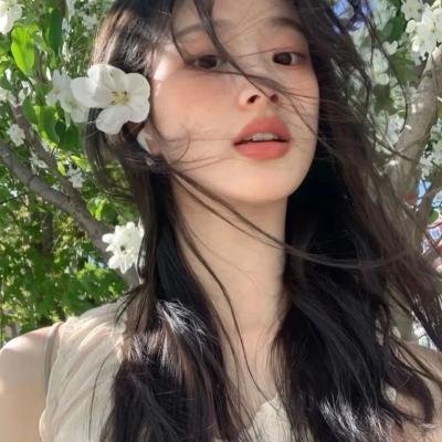 发明接吻的女孩